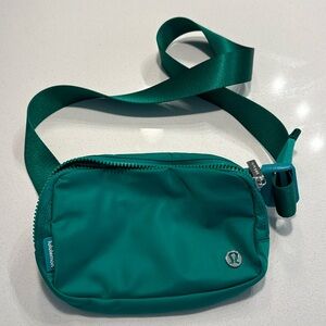 Lululemon green Fanny pack / cross body.